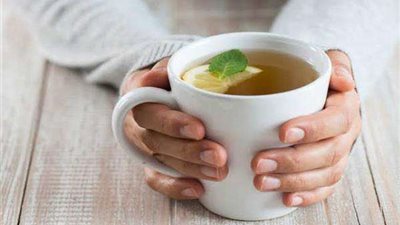 منها التفاح بالقرفة والزنجبيل بالليمون.. إليك 5 مشروبات دافئة تقوي المناعة