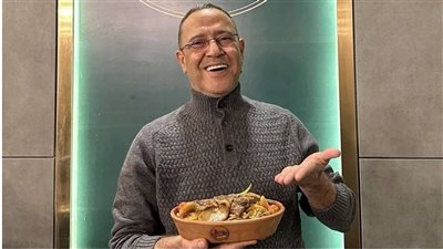 على غرار حلقة الأكل الشهيرة في يوميات زوج معاصر.. أشرف عبد الباقي يفتتح مطعم 