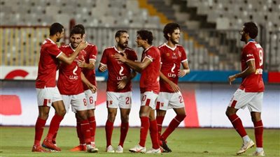 لاعبي الأهلي يحتفلون ببطولة الدوري.. فيديو