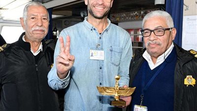 قناة السويس تشارك عملاءها الاحتفال بالسنة الميلادية الجديدة