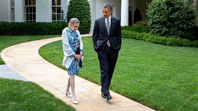 باراك أوباما ينعي وفاة قاضية المحكمة العليا الأمريكية