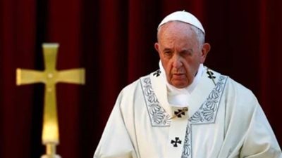 أول تعليق من البابا فرانسيس على رحيل بينديكت السادس