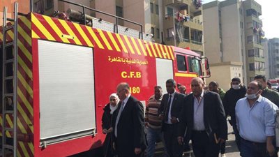 نشوب حريق بمركز التدريب المهنى بالأسمرات.. والمحافظ يتابع عملية الإطفاء | صور