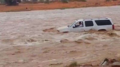 االأمطار الغزيرة تغلق نفقين في السعودية