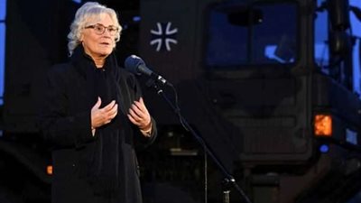 بسبب الألعاب النارية.. انتقادات ألمانية تلاحق وزيرة الدفاع