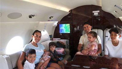 شاهد.. رونالدو في طريقه إلى الرياض عبر طائرة خاصة