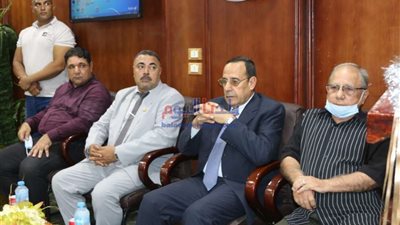 محافظ شمال سيناء يوزع جوائز المسابقة السياحية