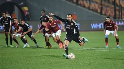 شادي حسين يقود هجوم الأهلي أمام بيراميدز في الدوري المصري