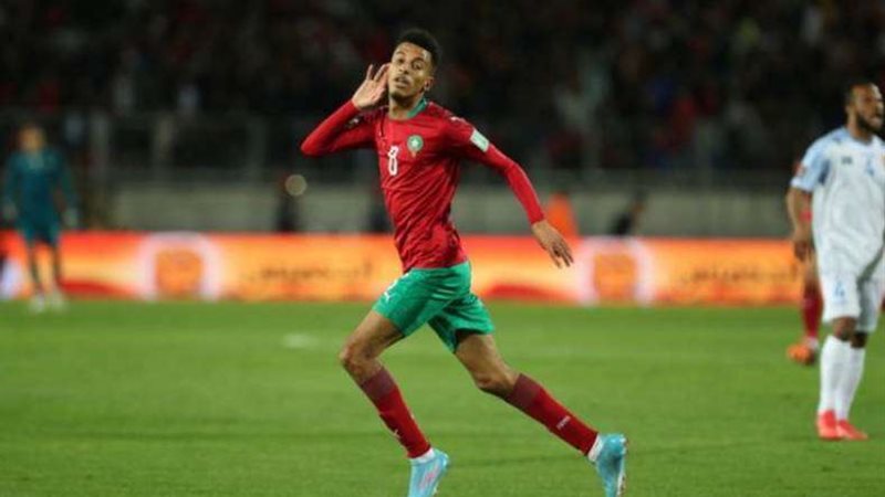 عز الدين أوناحي لاعب