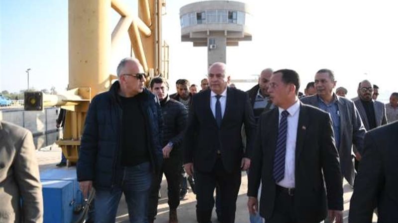 محافظ قنا