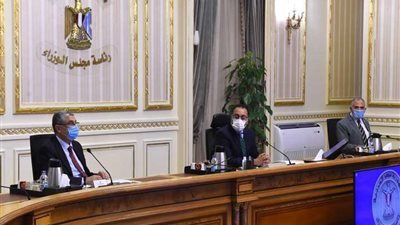 مدبولى يُشيد بالإقبال الكبير من المواطنين على التصالح فى مخالفات البناء