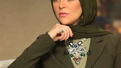 الموت يفجع الإعلامية إيمان رياض