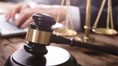 السجن المؤبد لعاطل بتهمة سرقة توك توك شاب بالإكراه في قنا