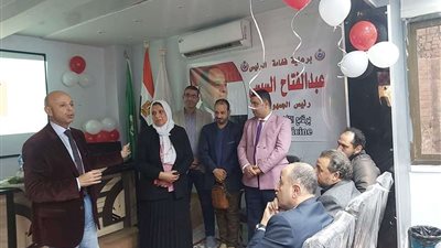 مستشالصحة يناقش تطورات العمل بالمبادرة الرئاسية 