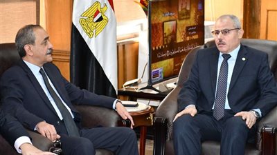 محافظ الإسماعيلية ورئيس الجامعة يشهدان تخرج دفعة جديدة بكلية الطب