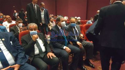 وزير التموين ورجال الأعمال يشيعون جثمان محمد فريد خميس (صور)