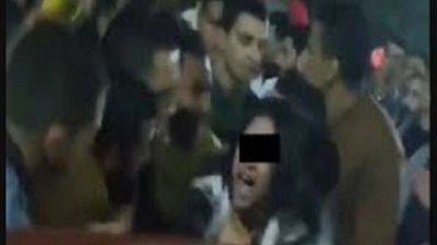 بالفيديو.. فتاة أجنبية تتعرض لتحرش جماعي بكورنيش جده