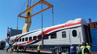 وزير النقل يُعلن وصول دفعة جديدة من عربات ركاب السكك الحديدية الجديدة