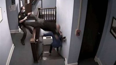 متهم يفر هربا أثناء محاكمته والشرطي يواجه نهاية مأساوية