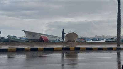 حالة من التقلبات الجوية في الإسكندرية و هطول أمطار على فترات  متقطعة