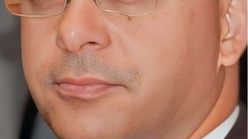 الكاتب الصحفي معتز