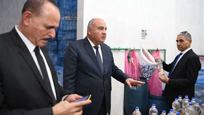 بسبب الغش التجاري .. محافظ قنا يقرر غلق مخزن ومصادرة محتوياته