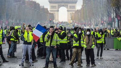 السترات الصفراء تشعل فتيل المظاهرات بفرنسا