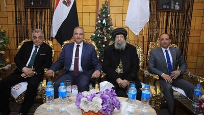 محافظ سوهاج يزور مطرانيات البلينا وجرجا لتهنئة الأخوة الأقباط