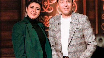 مصطفى كامل عن خلع محمد رمضان لملابسه: قلع القميص والصدر ده مش عندي