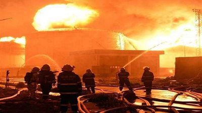 الدفع بـ 3 سيارات للسيطرة على حريق بجوار محطة وقود بالشرقية