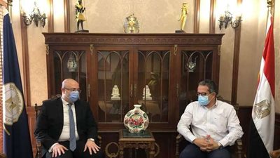 الوزير يبحث مع محافظ بني سويف عودة النشاط السياحي