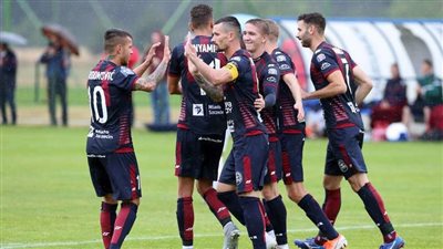 صدمة.. نادي أوروبي يعلن إصابة 30 لاعبا بفيروس كورونا