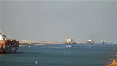 قناة السويس تنجح من إعادة تعويم السفينة جلوري الجانحة