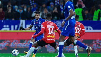 الهلال يتعادل مع الرائد في الدوري السعودي