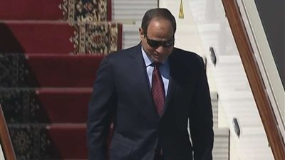 السيسي يعود لأرض الوطن بعد عزاء أمير الكويت