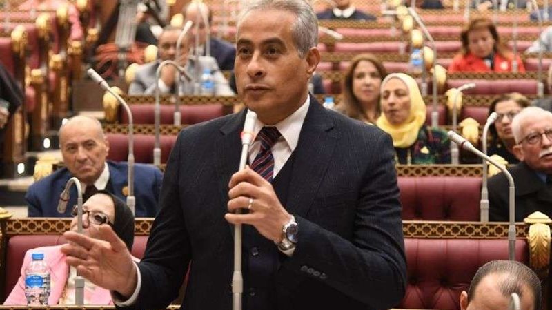 حسن شحاتة وزير القوى