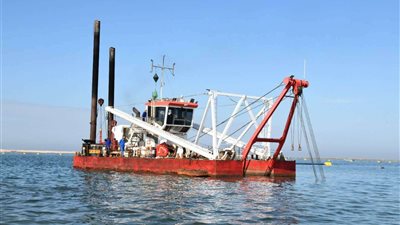 بالصور .. لقطات من أحدث صور لأعمال التكريك الجارية ببحيرة البردويل