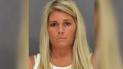 حبس موظفة بمدرسة أقامت علاقة مخلة مع طالب