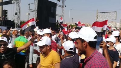 محمد فؤاد وحكيم وهشام عباس يحيون احتفالات أكتوبر أمام المنصة.. فيديو