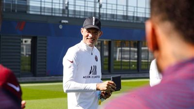 المدير الفني لباريس سان جيرمان يُحمل نفسه مسؤولية خطأ نيمار