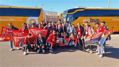 بالفيديو.. تحرك حافلة جماهير الأهلي إلى برج العرب أمام المصري وسط هتافات المشجعين
