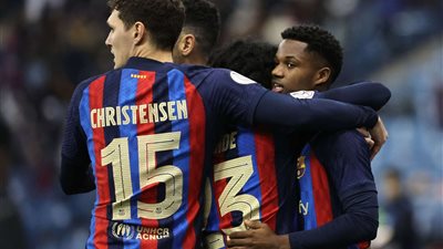 السوبر الإسباني.. برشلونة الي نهائي بعد الفوز علي بيتيس