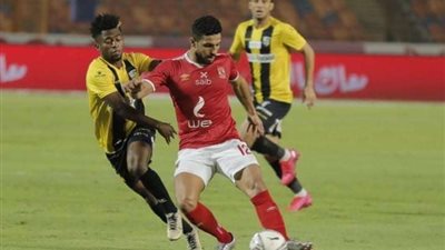 الأهلي يتخطى المقاولون العرب بهدف نظيف