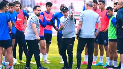 بعد سلسلة من التعادل والخسارة .. تفاصيل جلسة فيريرا مع لاعبي الزمالك