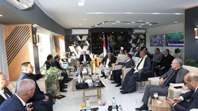 محافظ أسيوط يعتمد تثبيت 392 من العاملين بالصناديق والحسابات الخاصة