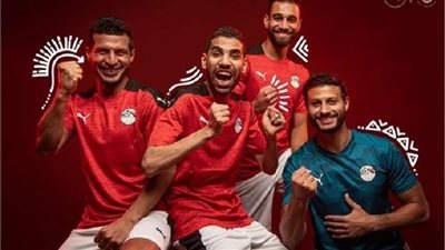 شاهد.. مؤمن زكريا يتصدر الإعلان عن التصميم الجديد لقميص منتخب مصر