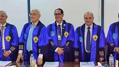 أول رسالة ماجستير تناقش المخاطر القوامية والحركية للعاملين بالمراقبة الجوية