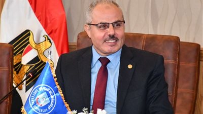رئيس جامعة قناة السويس: مد باب التقدم لمؤتمر شباب الباحثين العاشر حتى 15 فبراير