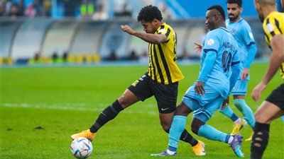 الإتحاد يتفوق على الباطن بهدفين لهدف في الدوري السعودي