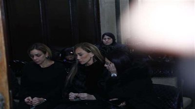 هل وفاة والد ريم البارودي أنهى خلافاتها مع ريهام سعيد؟